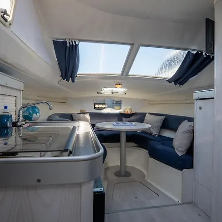 Hebergements Bateaux A Quai 船上ホテル ポルクロール