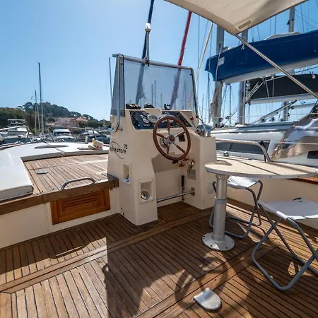 Hebergements Bateaux A Quai Båthotell Porquerolles