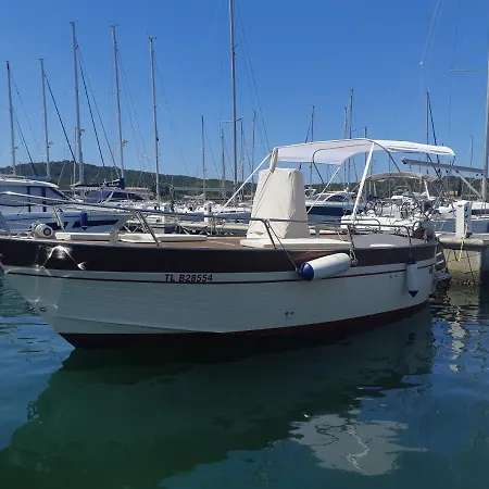 Hebergements Bateaux A Quai 船上ホテル