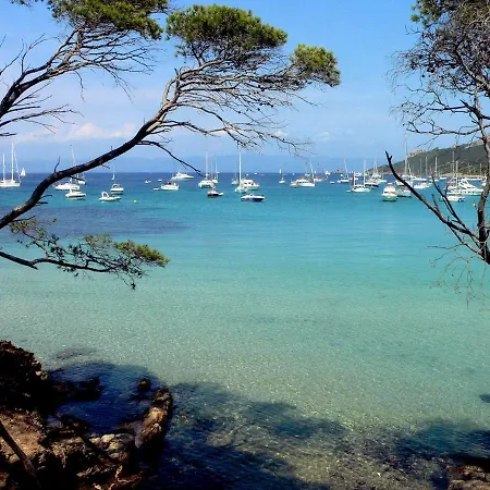 Hebergements Bateaux A Quai * Porquerolles