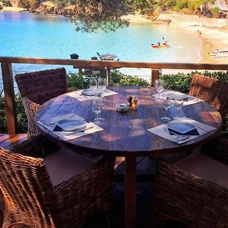 Hebergements Bateaux A Quai 船屋 *