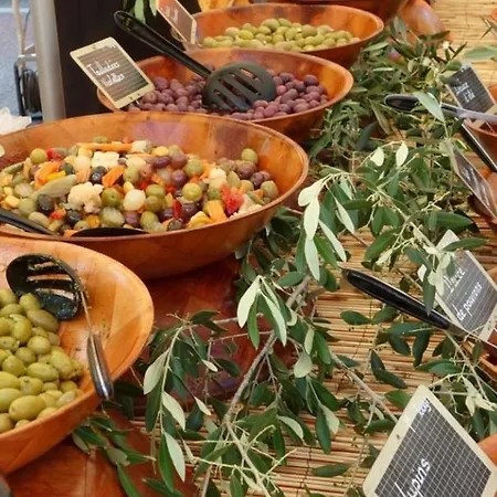 Hebergements Bateaux A Quai 船屋