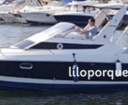 Hebergements Bateaux A Quai