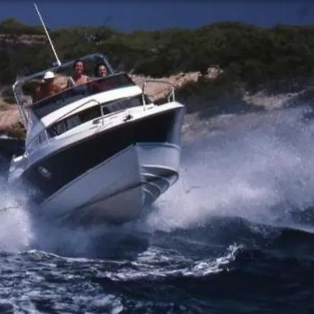 Hebergements Bateaux A Quai 波克罗勒岛