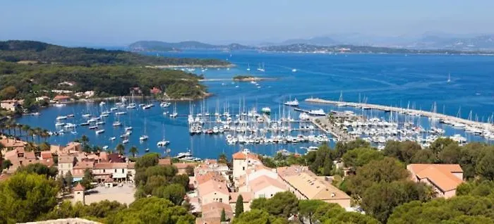 Hebergements Bateaux A Quai Botel Porquerolles